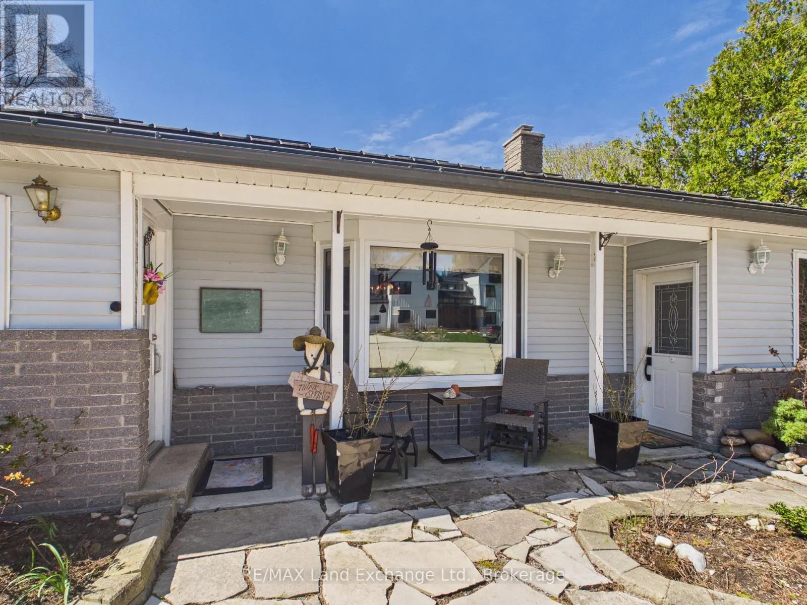 15 NORTH CEDAR LANE