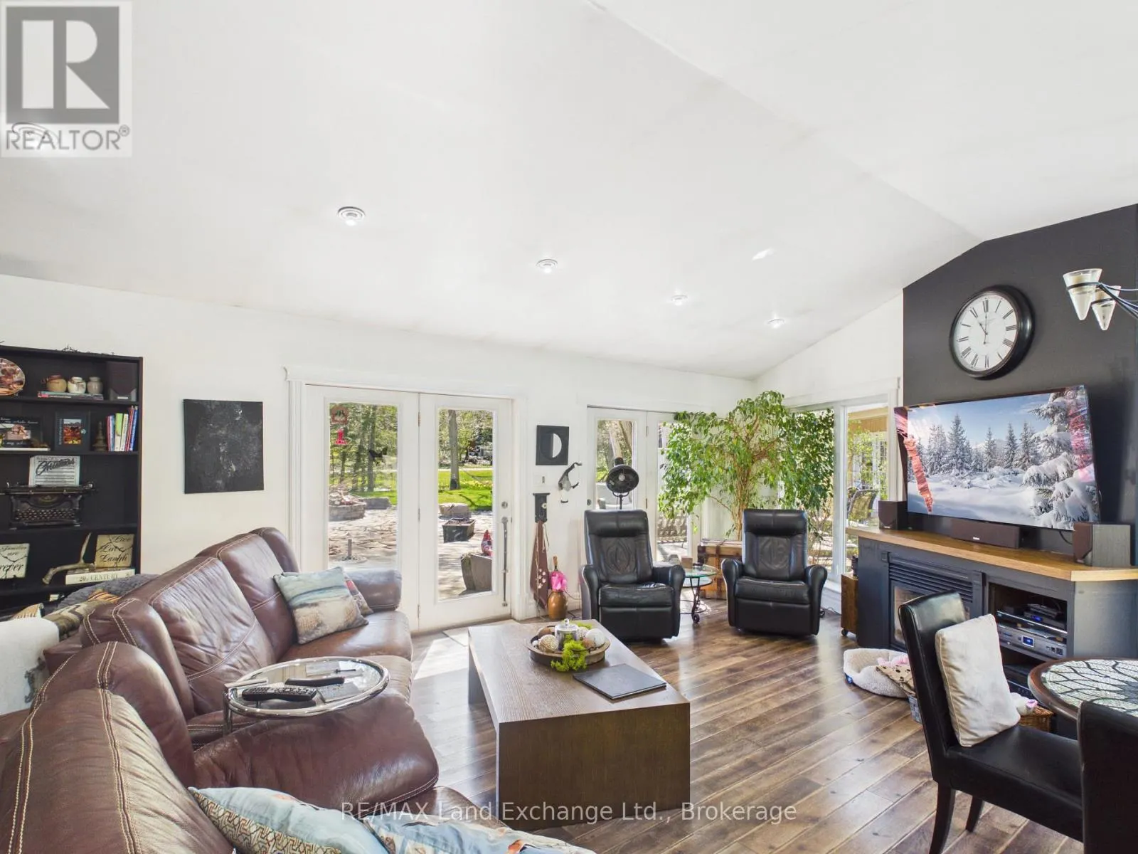 15 NORTH CEDAR LANE