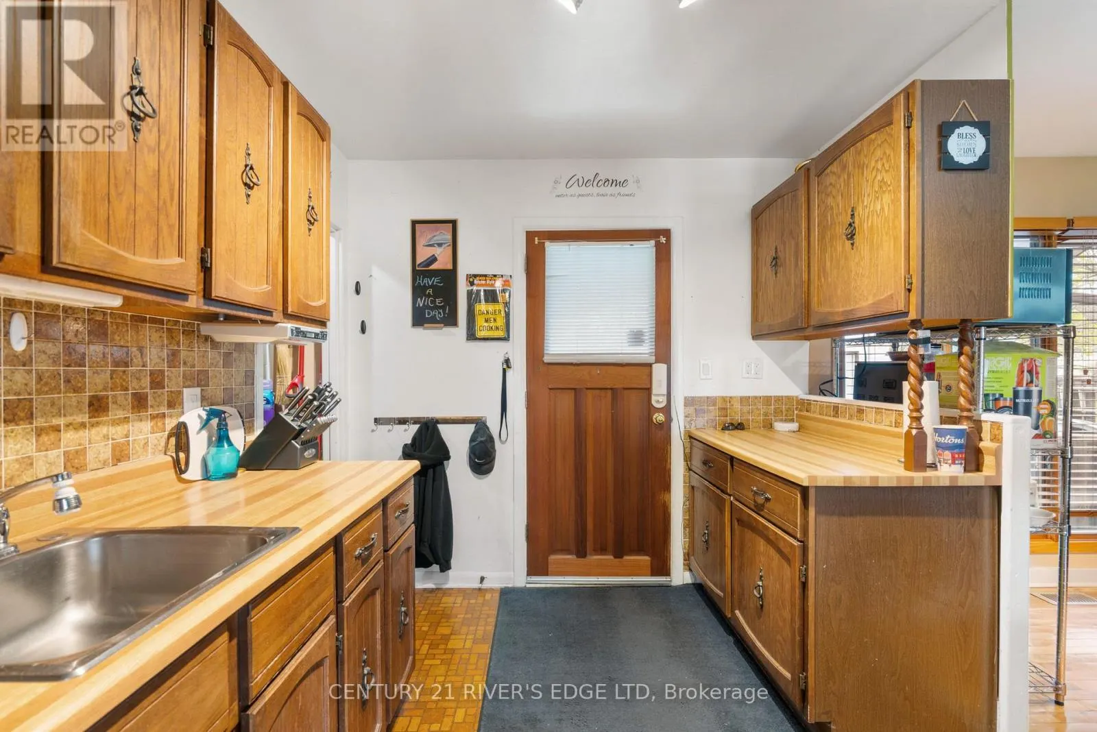 54 LOYALIST STREET