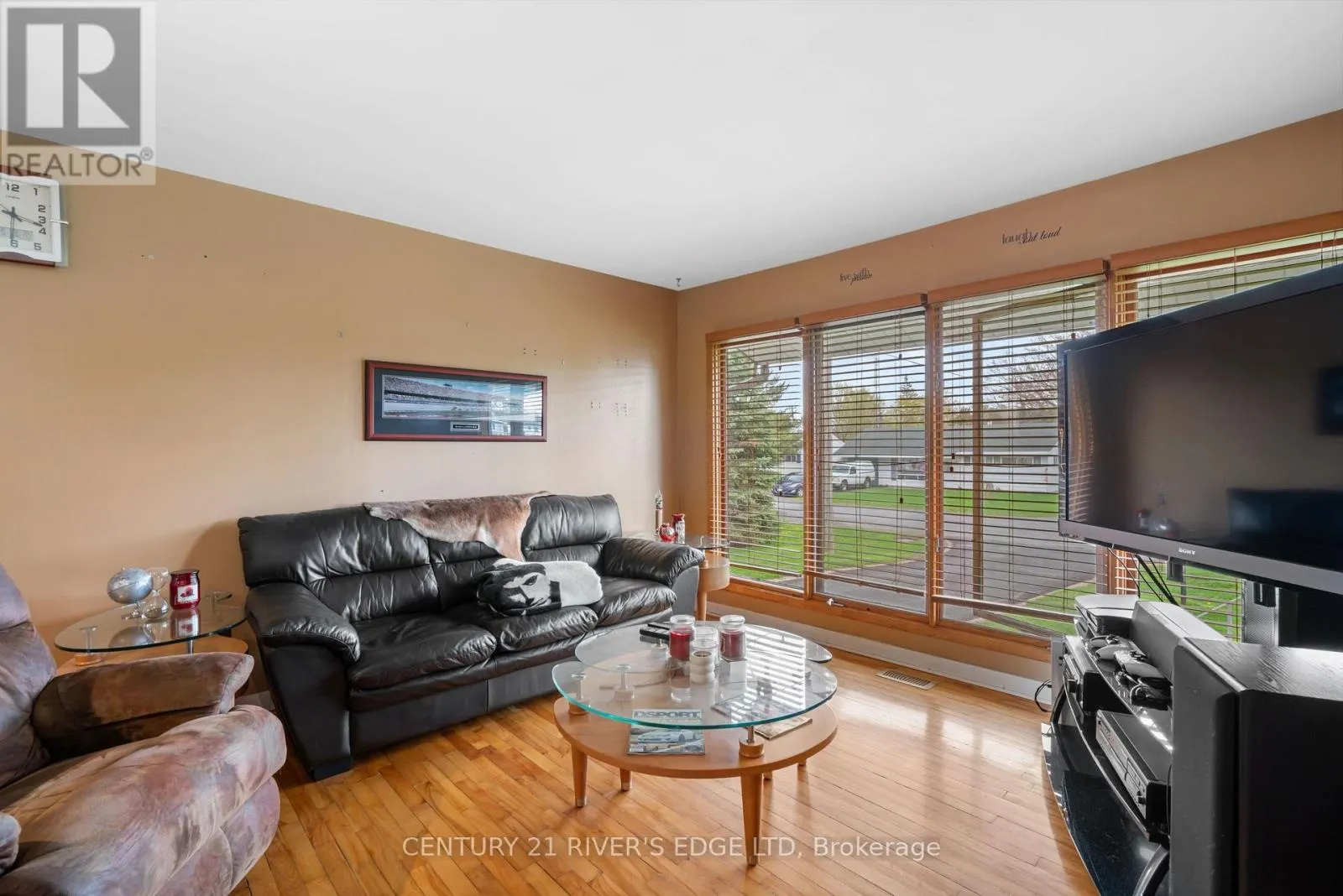 54 LOYALIST STREET