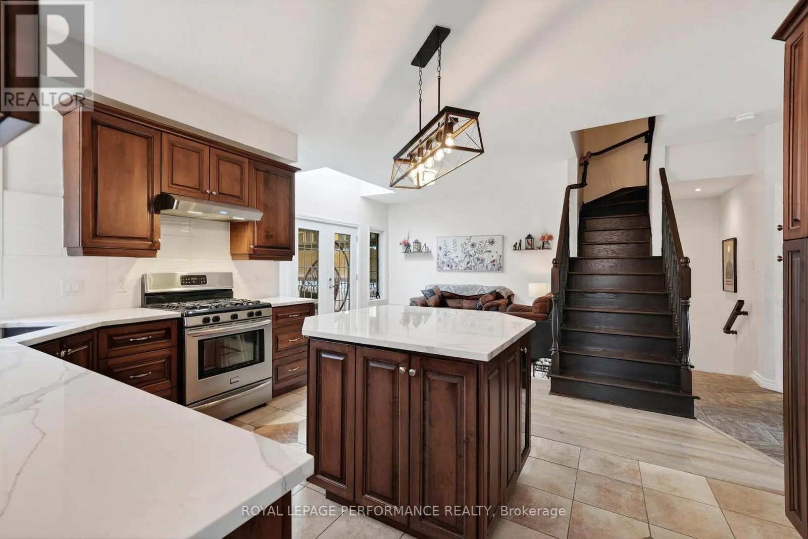 6218 SHANNON LANE