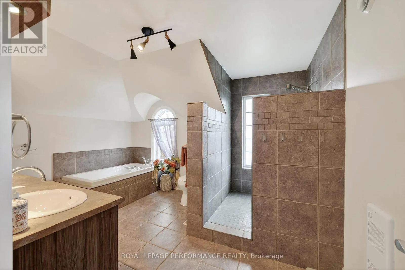 6218 SHANNON LANE