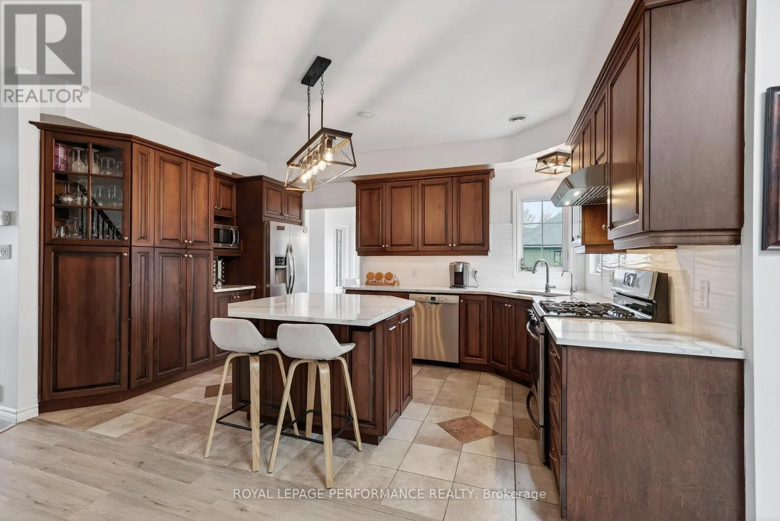 6218 SHANNON LANE