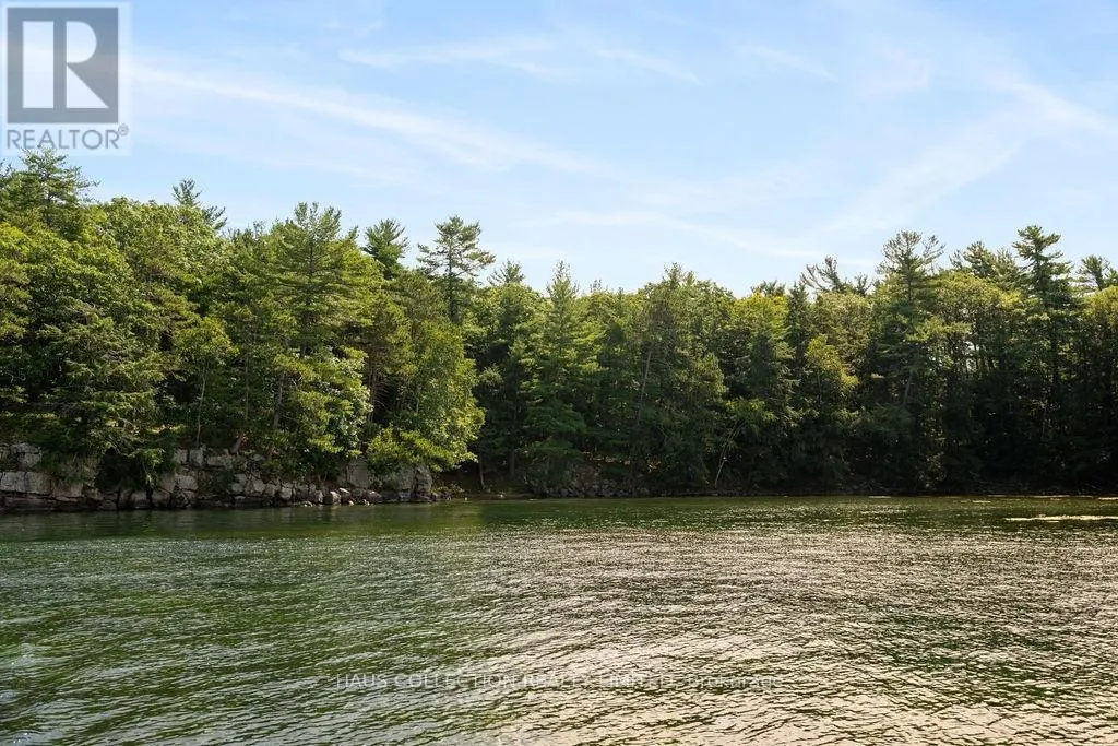 1 LITTLE GRENADIER ISLAND