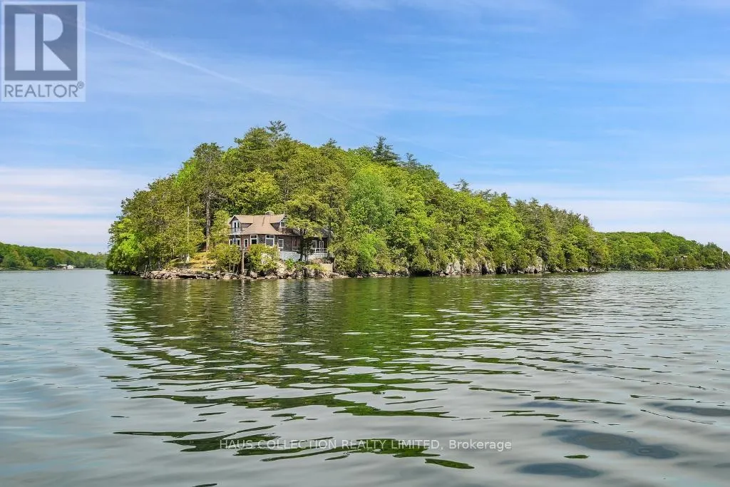 1 LITTLE GRENADIER ISLAND