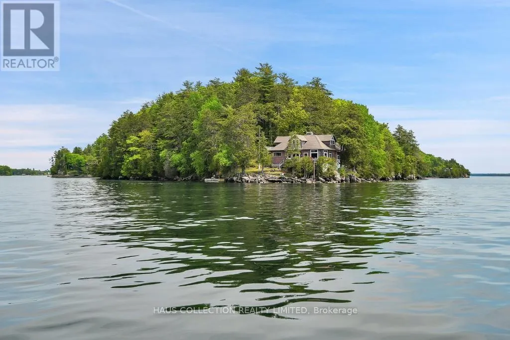 1 LITTLE GRENADIER ISLAND