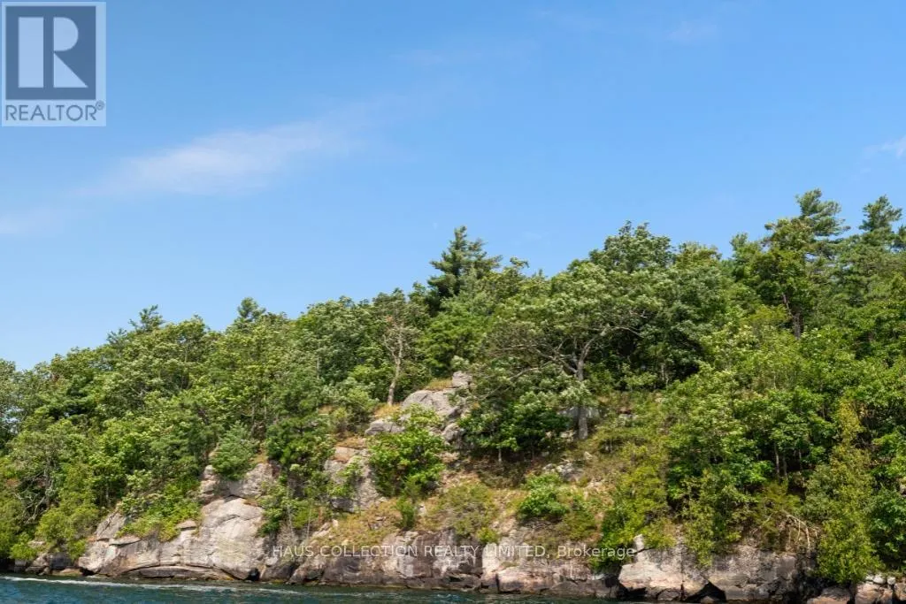 1 LITTLE GRENADIER ISLAND