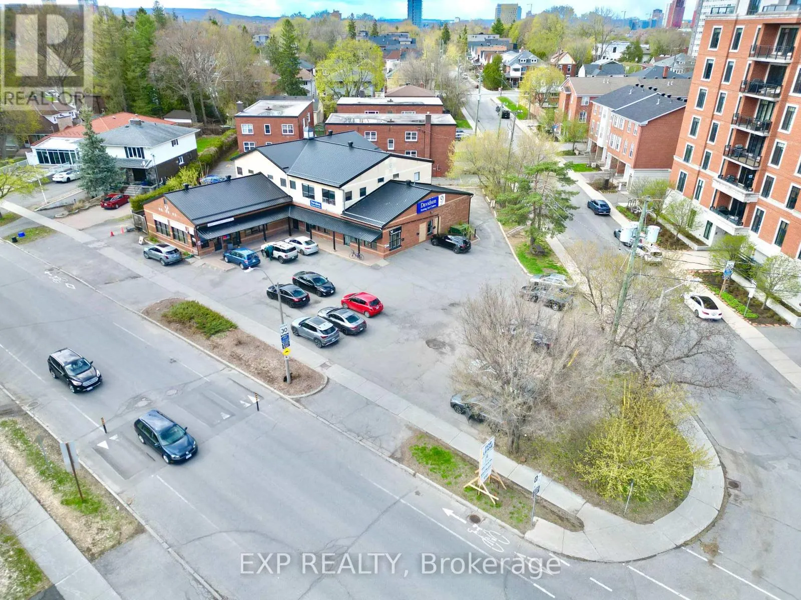 208 - 111 SHERWOOD DRIVE