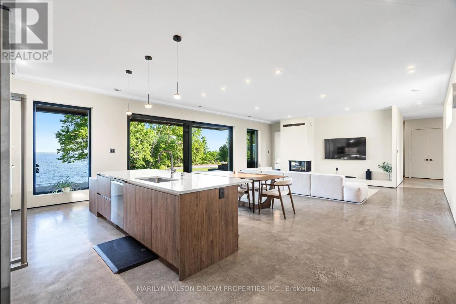 2486 HOWE ISLAND DRIVE