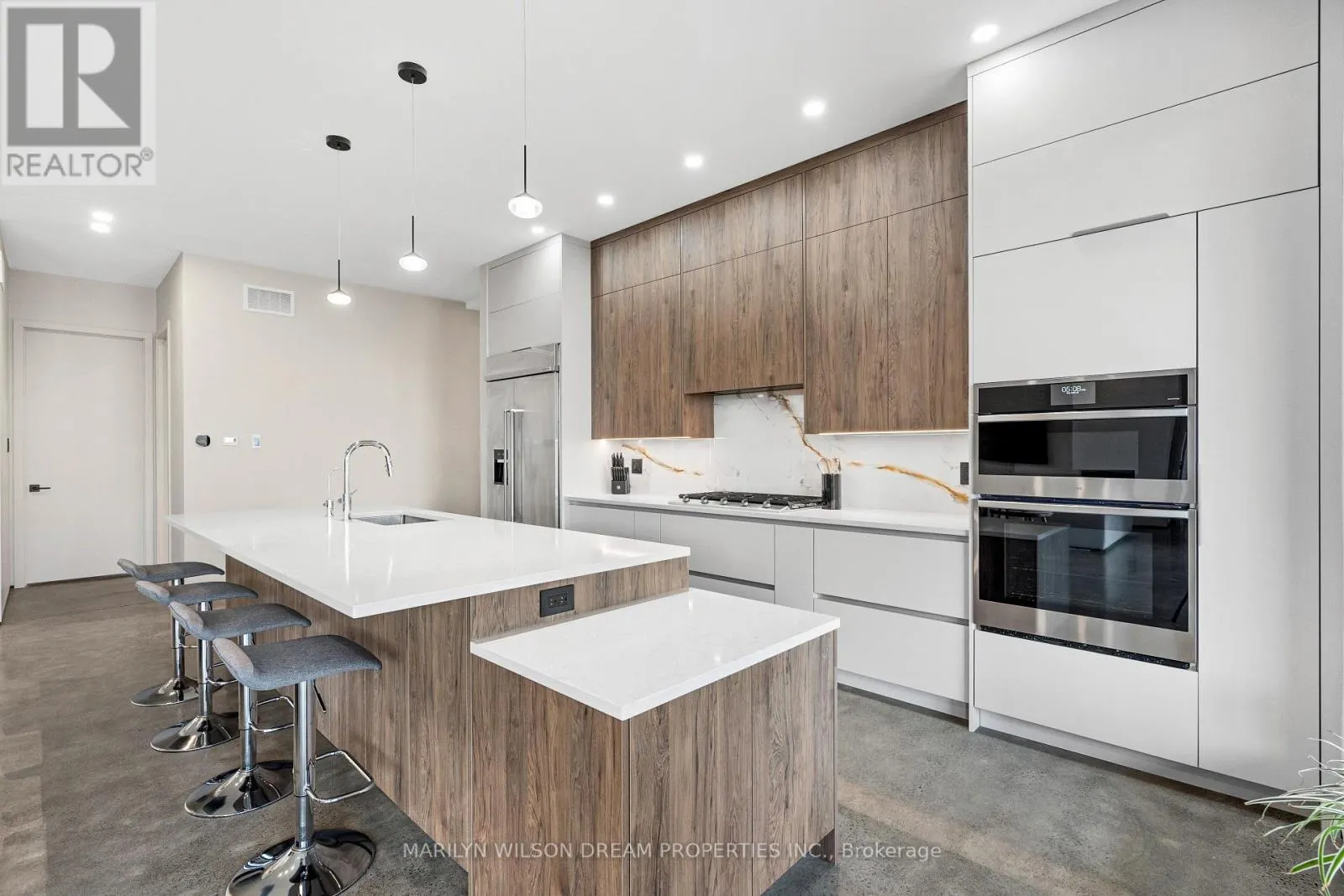 2486 HOWE ISLAND DRIVE
