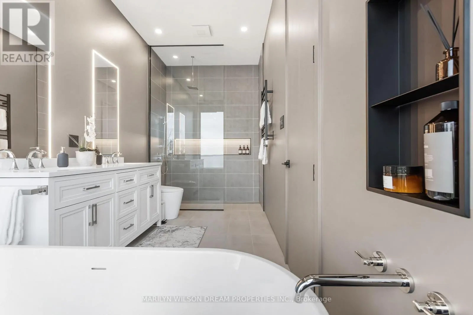 2486 HOWE ISLAND DRIVE