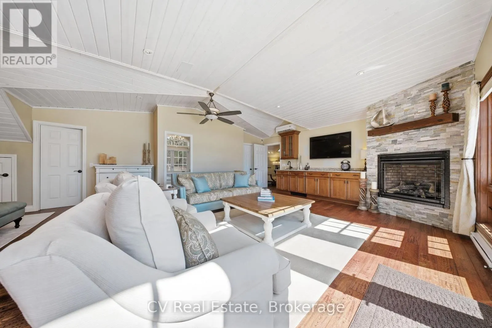 3 - 1391 ROSSEAU LAKE ROAD 1 #3