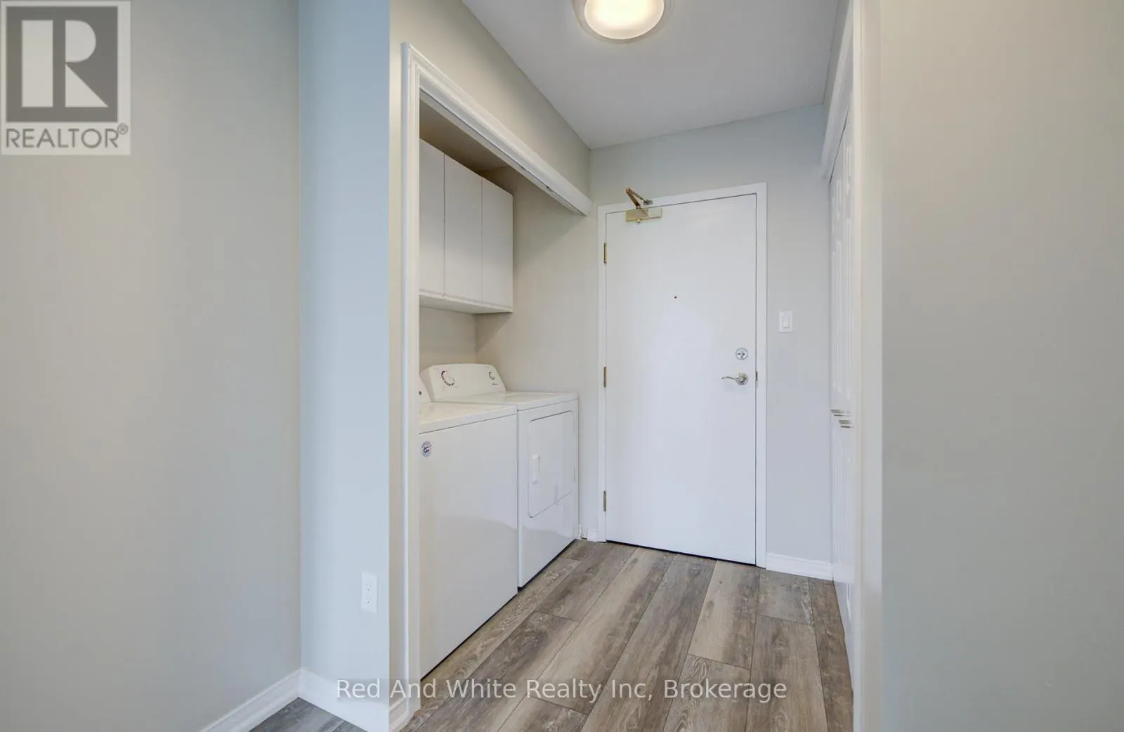 802 - 1414 KING STREET E #802