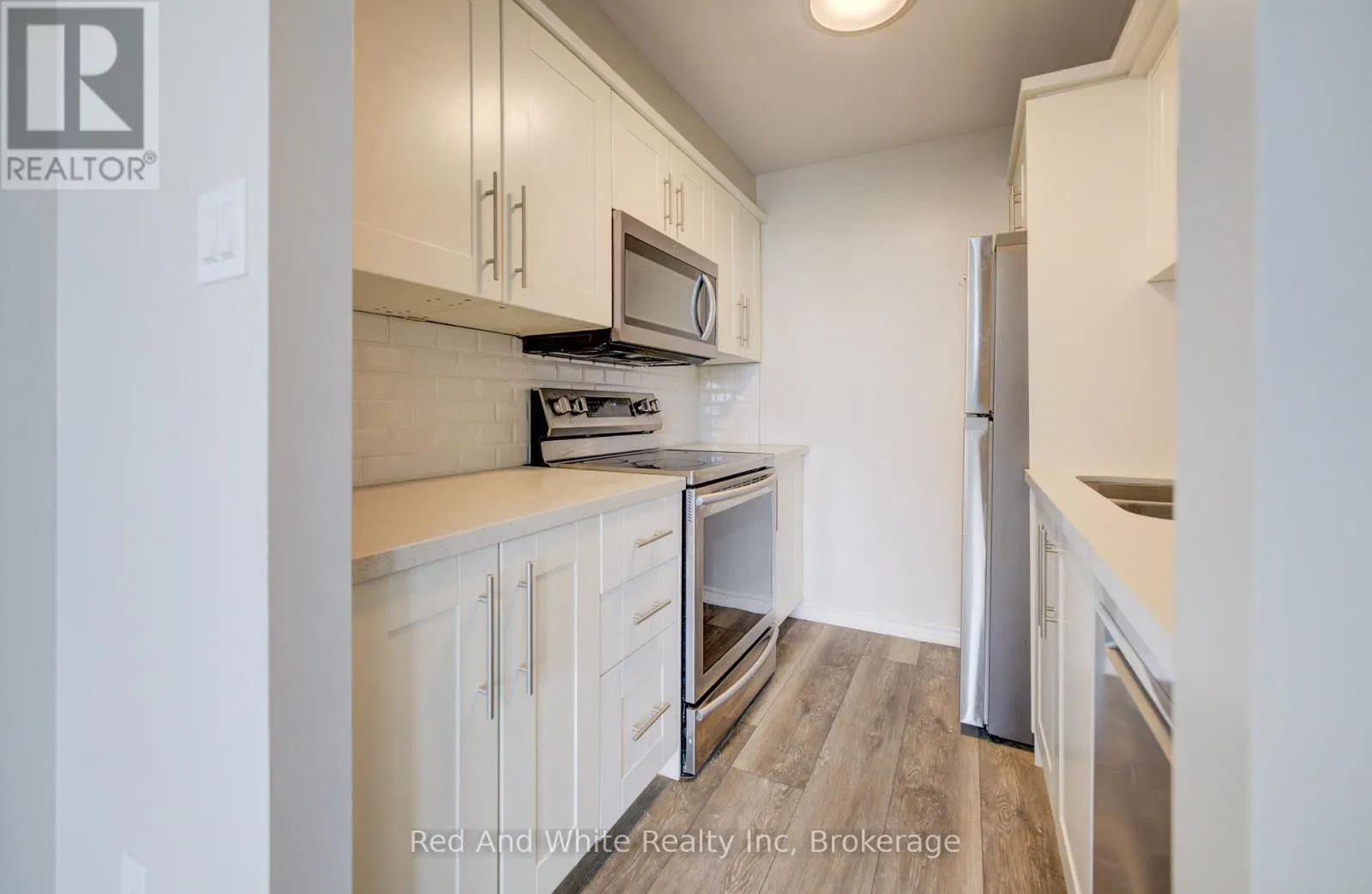 802 - 1414 KING STREET E #802