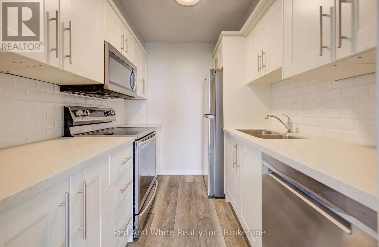 802 - 1414 KING STREET E #802