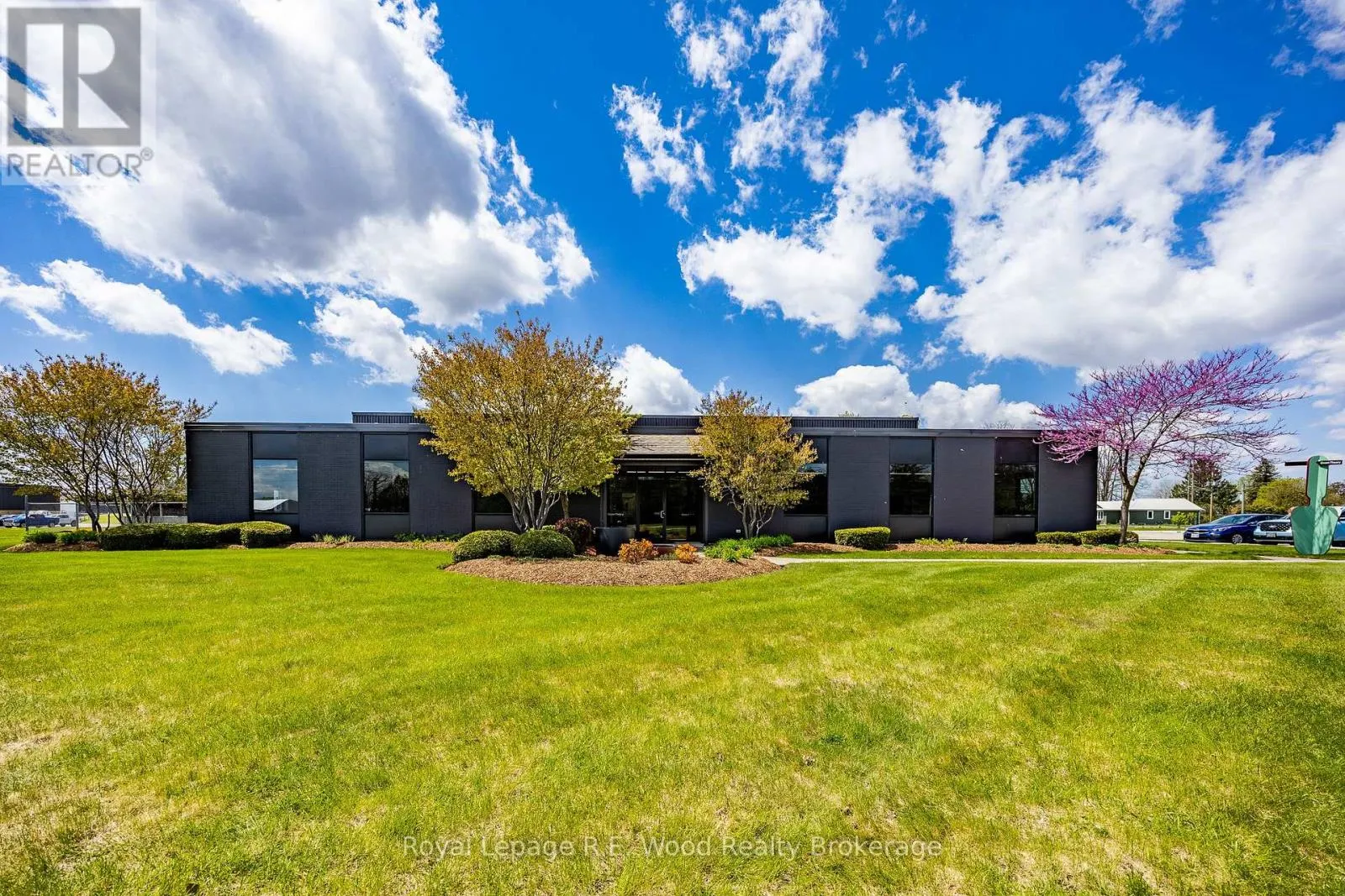 1523 BELL MILL SIDE ROAD