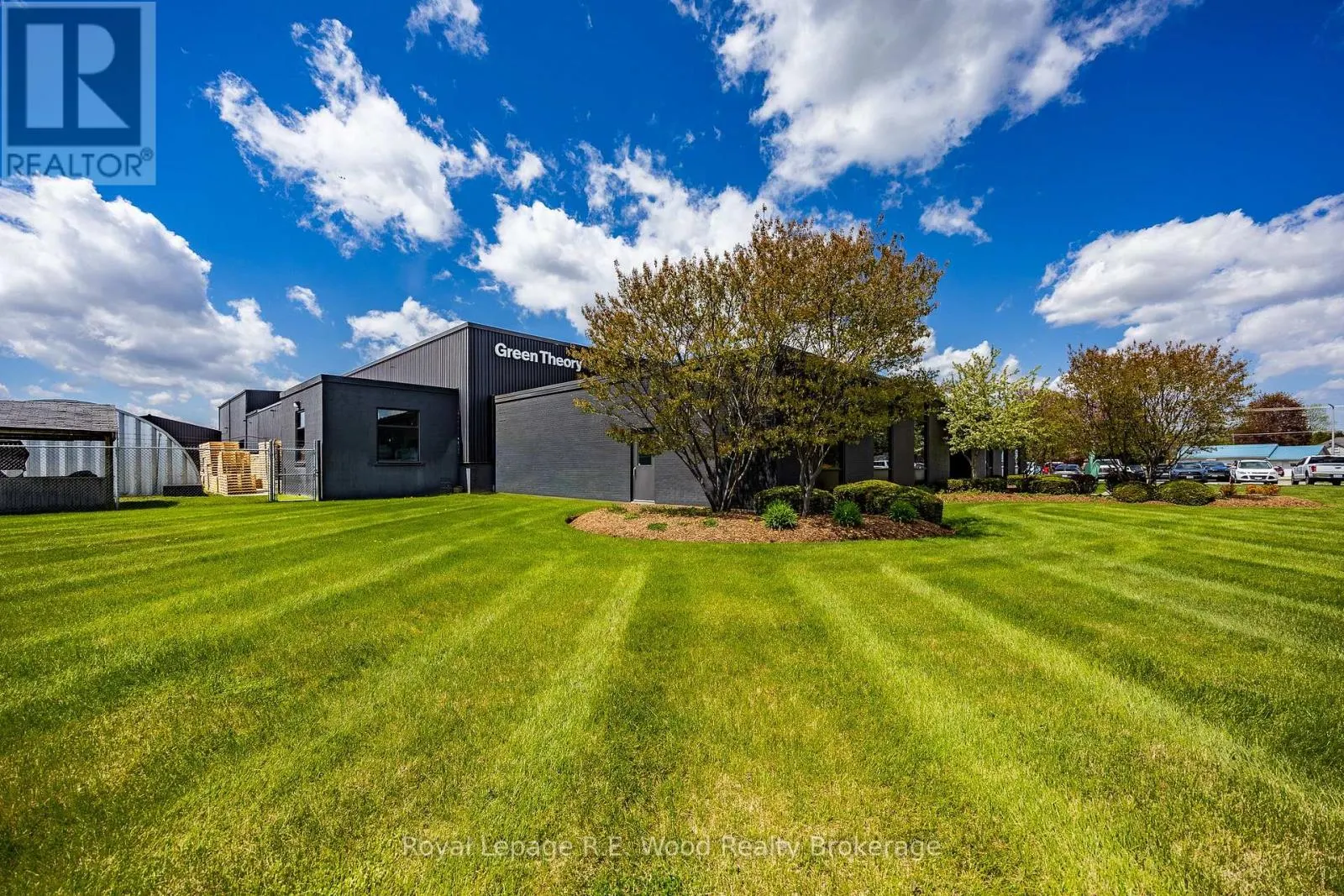 1523 BELL MILL SIDE ROAD