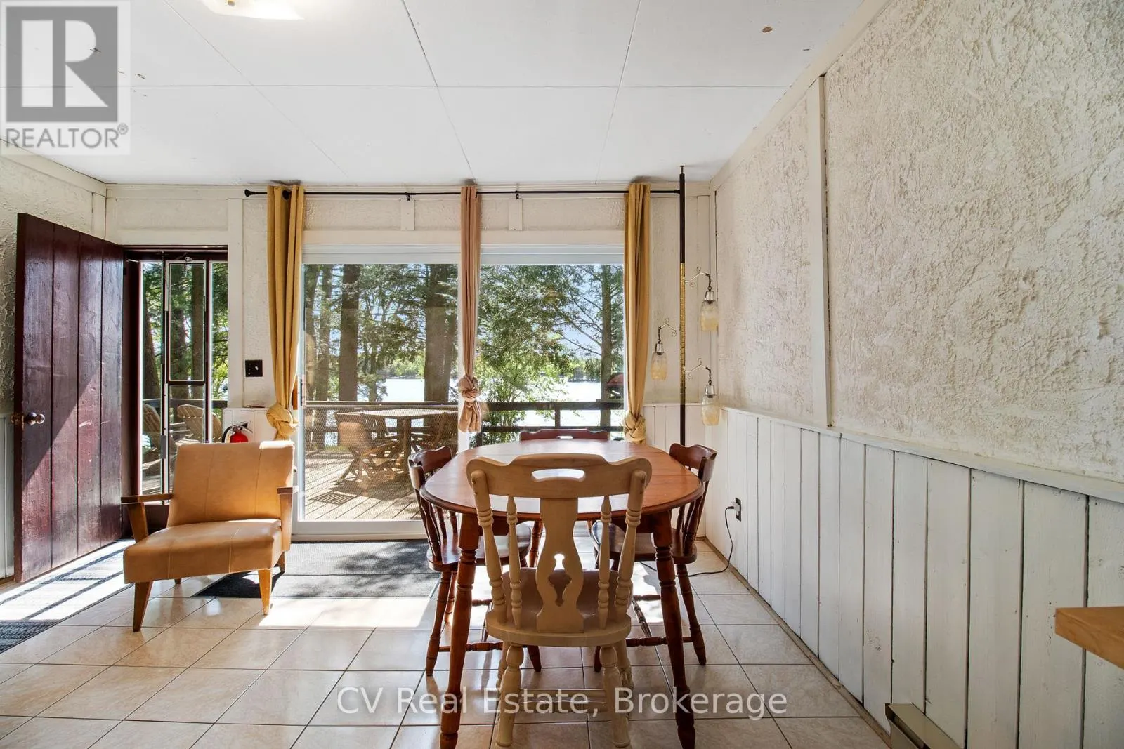 1113 MOON RIVER ROAD