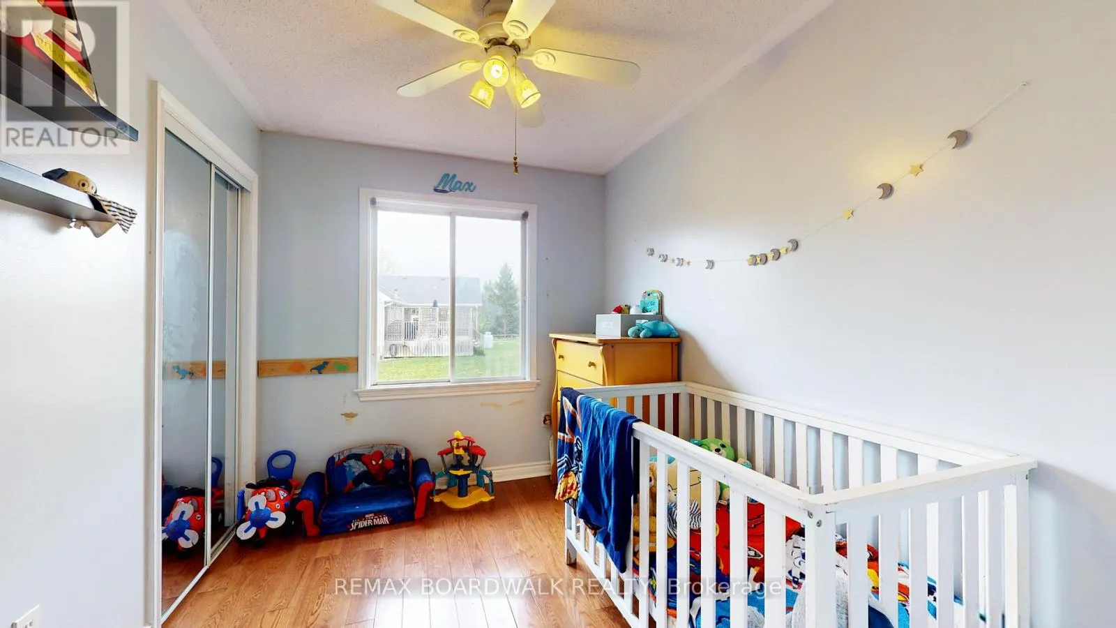 7 MEADOWVIEW LANE