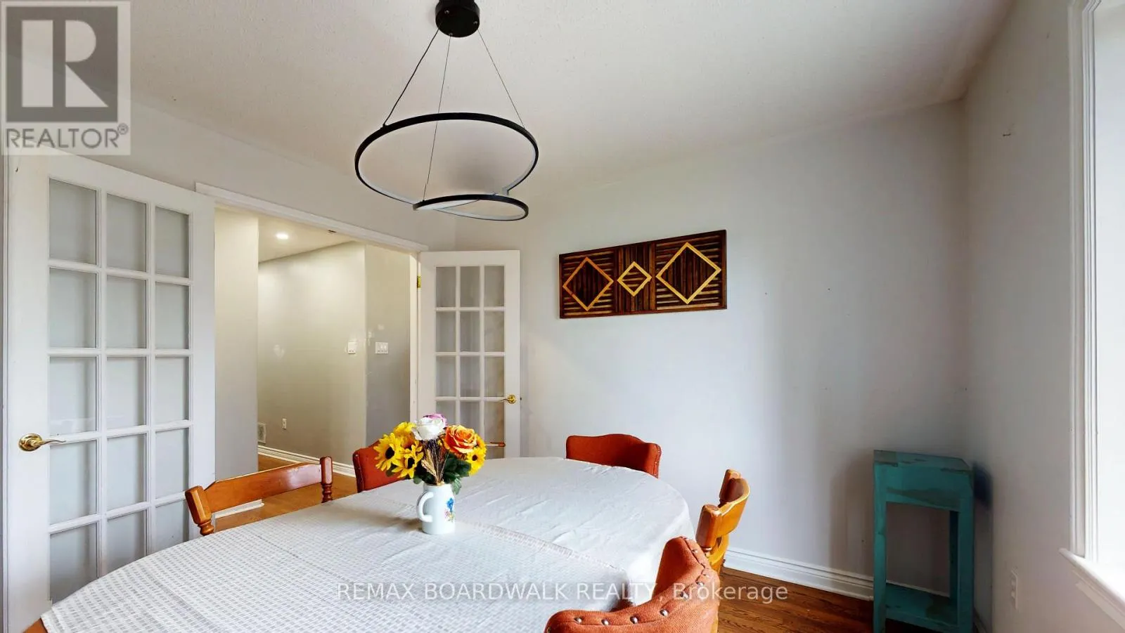 7 MEADOWVIEW LANE