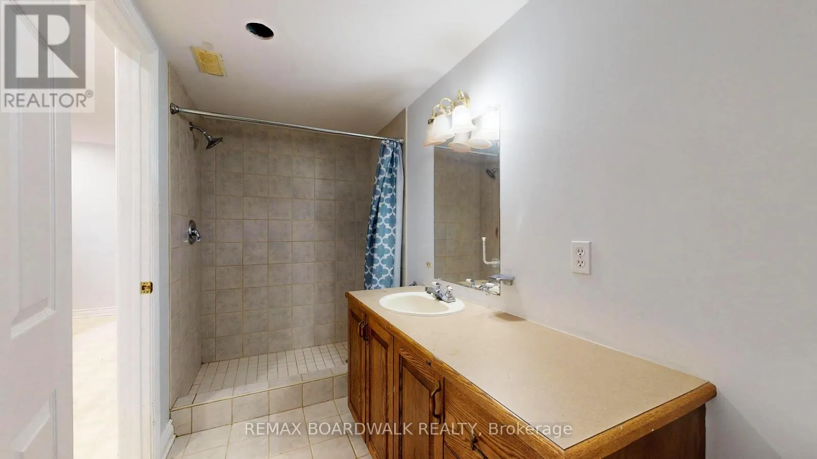 7 MEADOWVIEW LANE