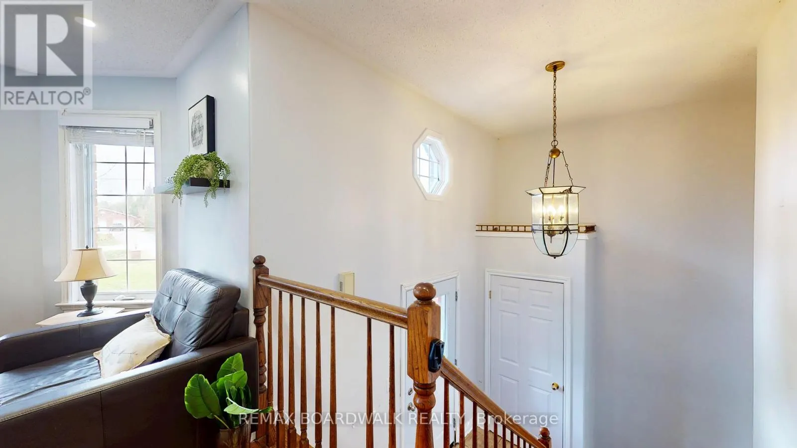 7 MEADOWVIEW LANE