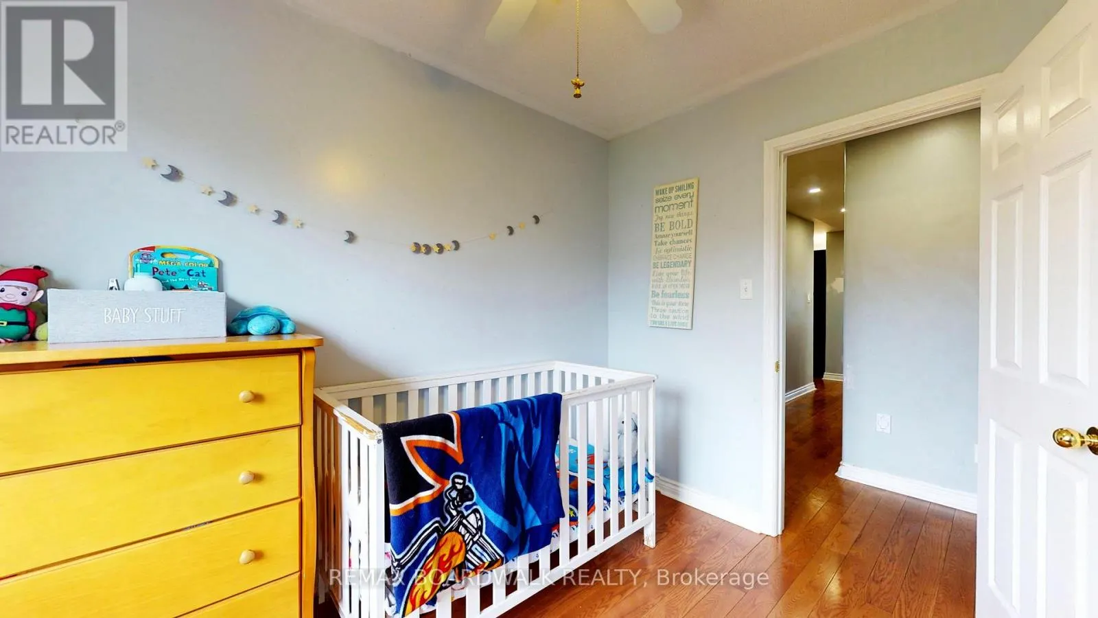 7 MEADOWVIEW LANE