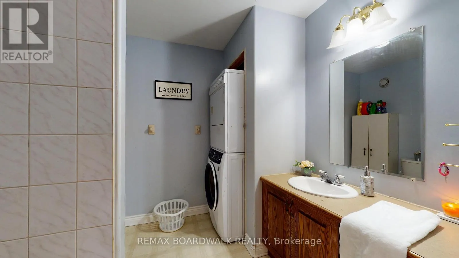 7 MEADOWVIEW LANE