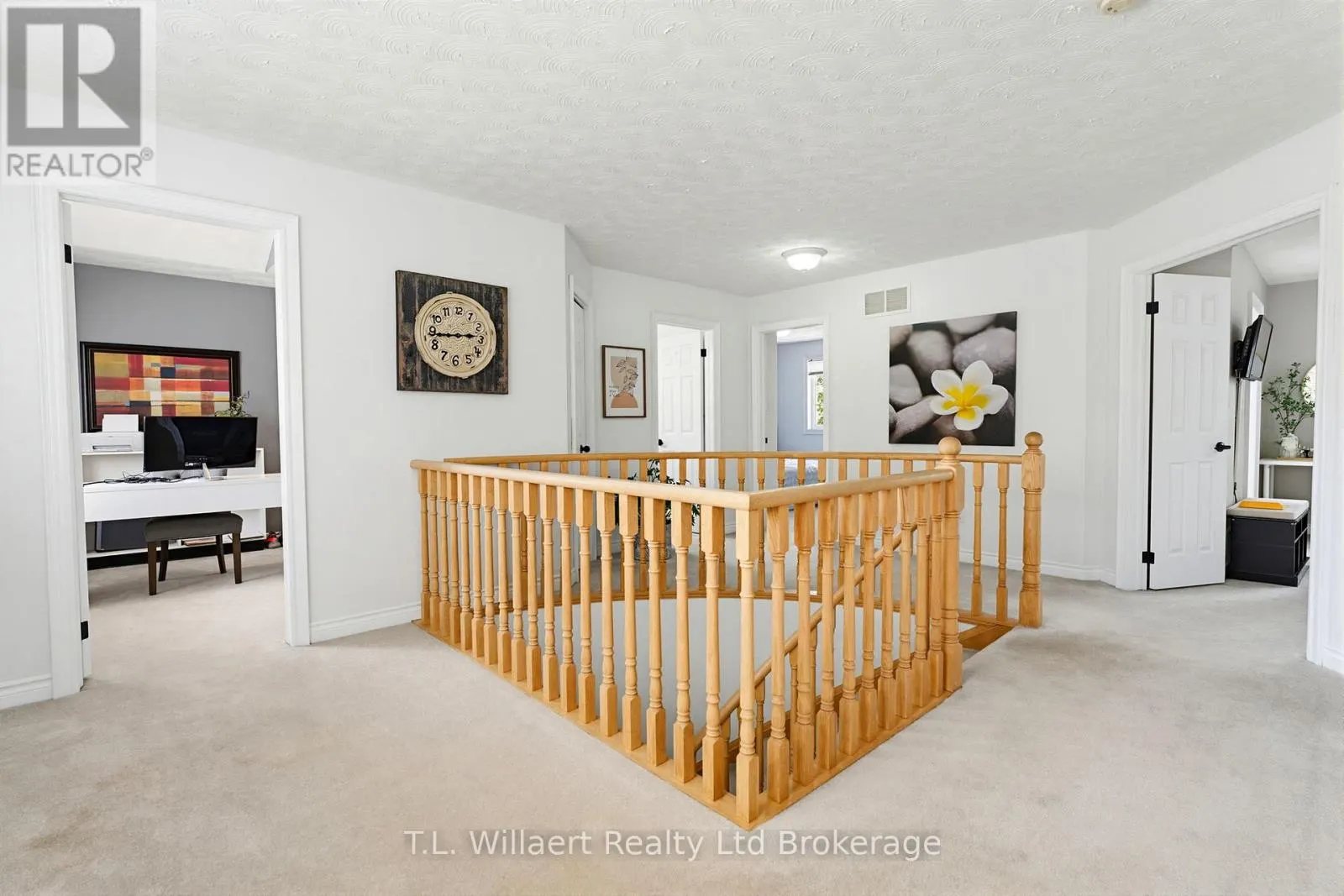 10 WOODSIDE DRIVE