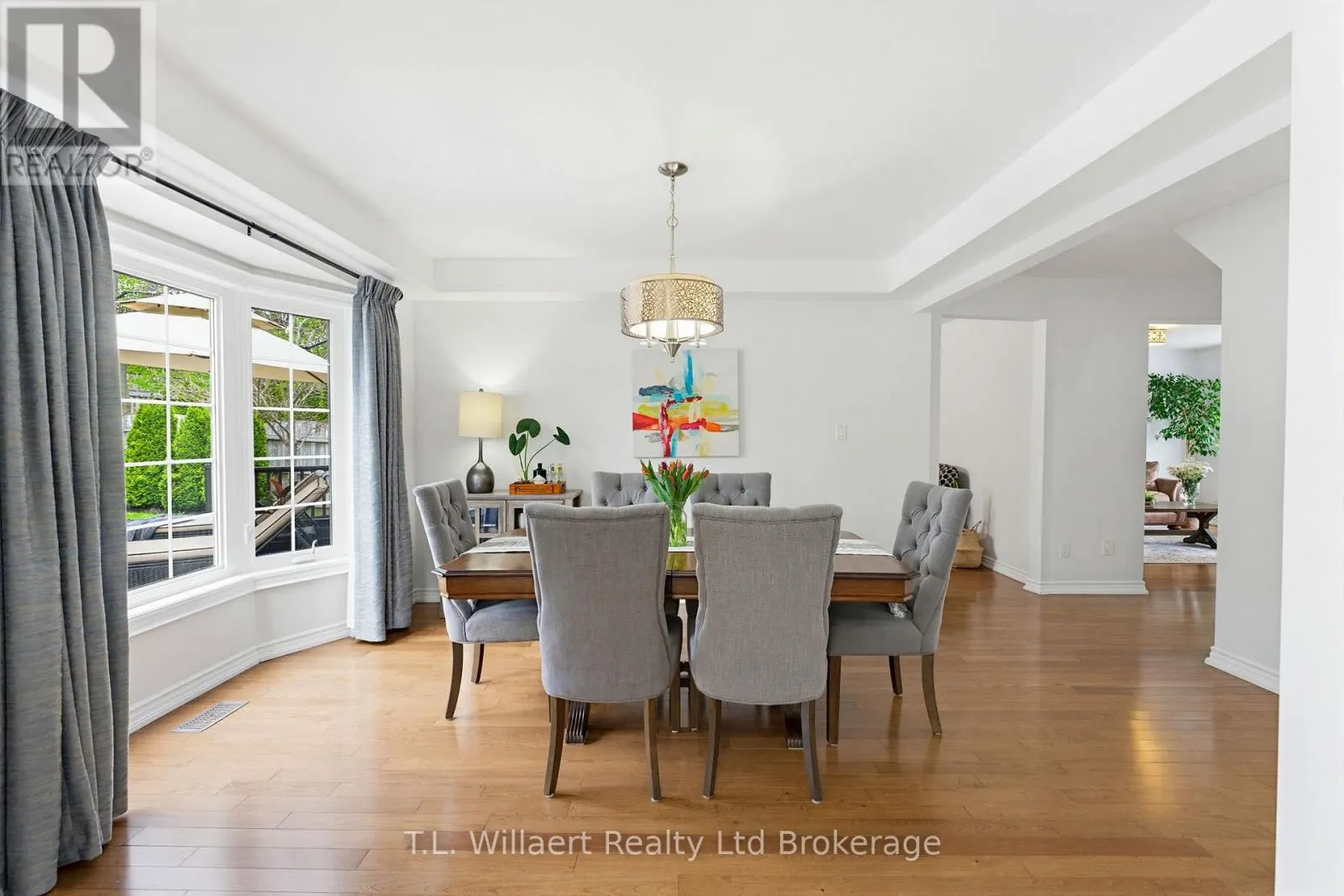 10 WOODSIDE DRIVE