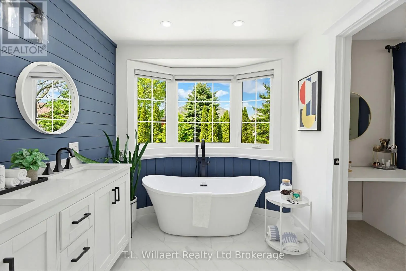 10 WOODSIDE DRIVE