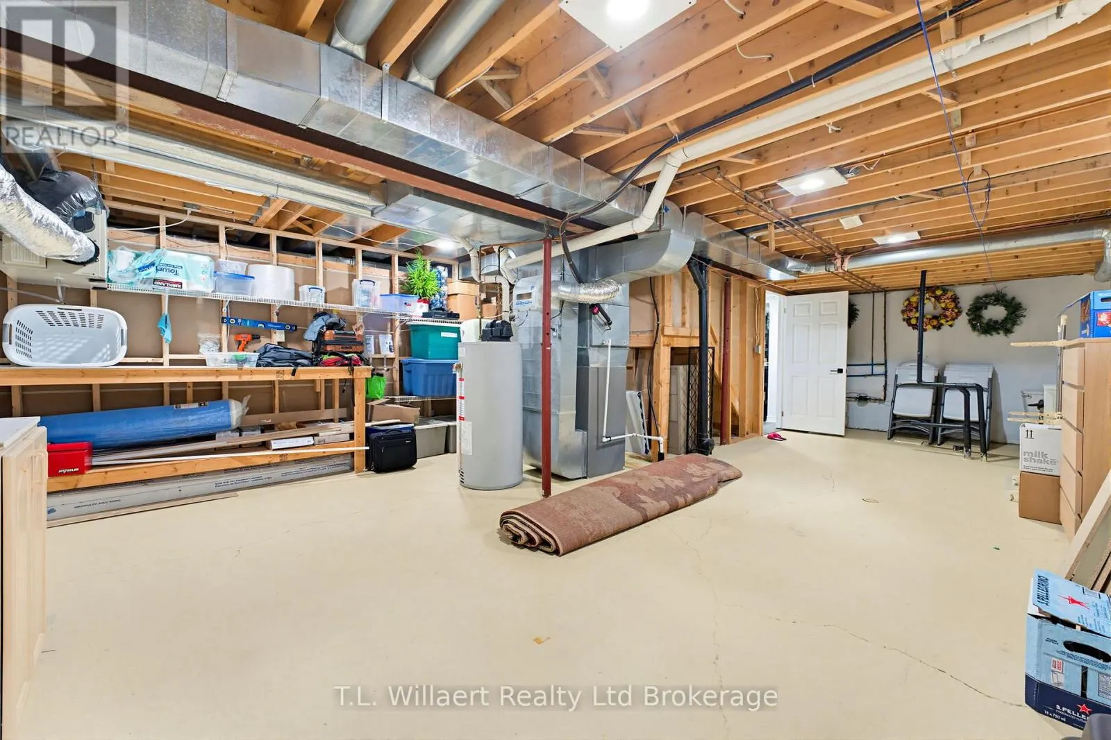 10 WOODSIDE DRIVE