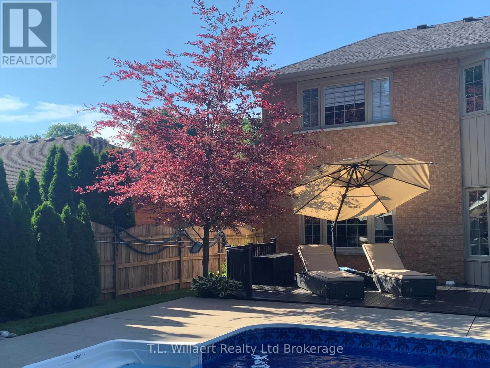 10 WOODSIDE DRIVE