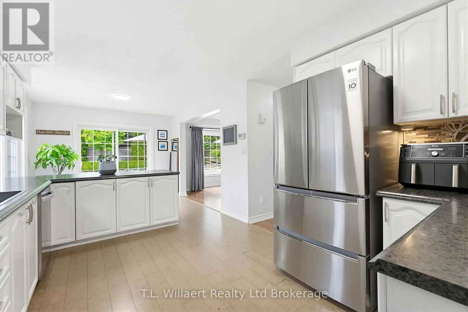 10 WOODSIDE DRIVE