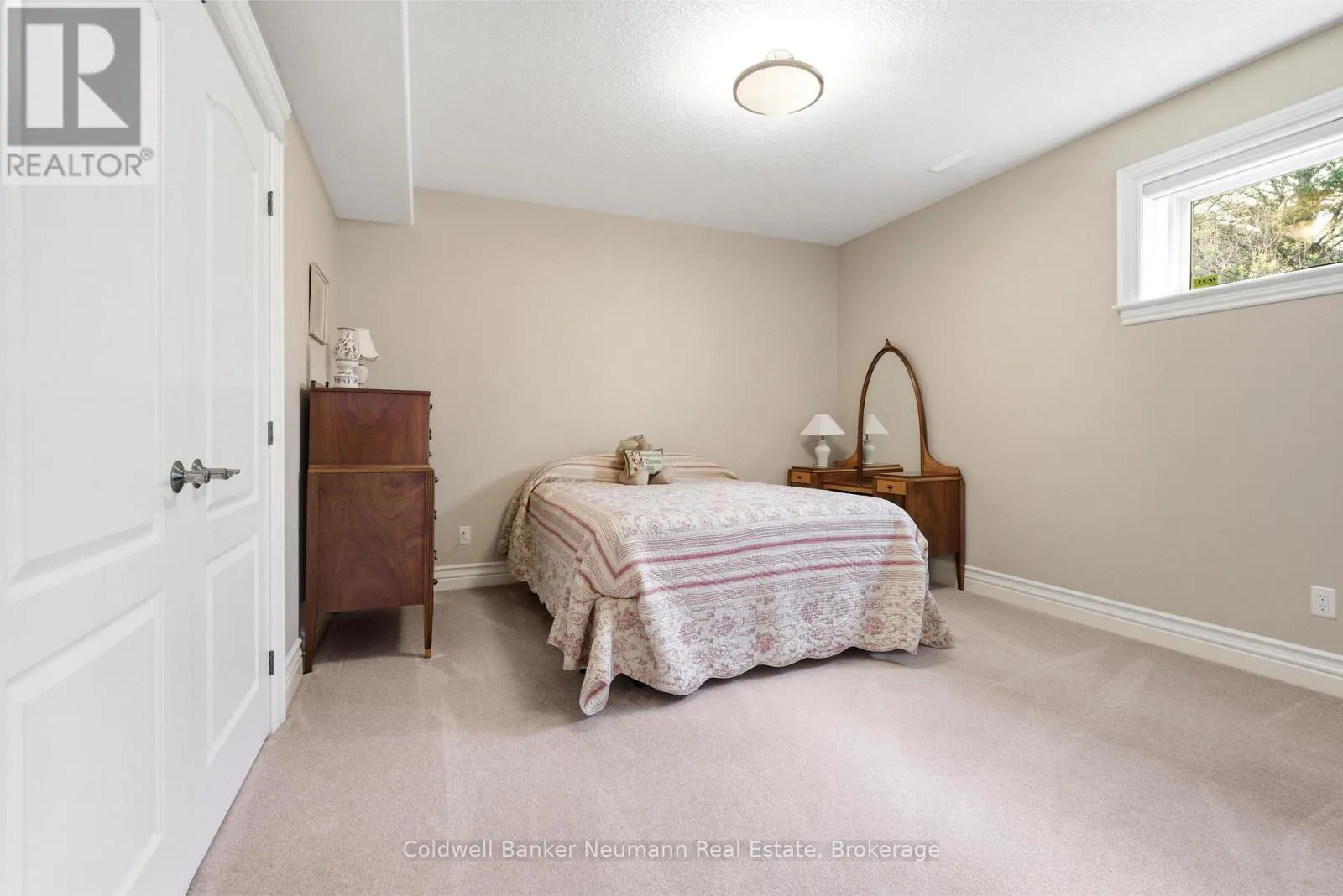 33 CASSIN COURT