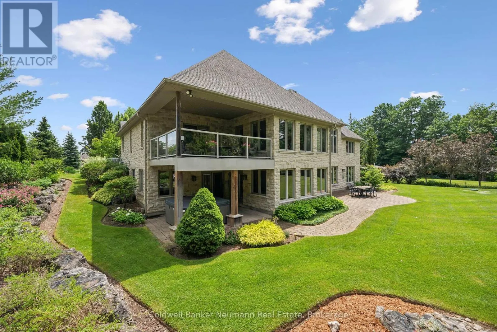 33 CASSIN COURT
