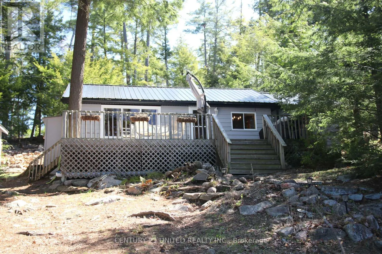 812 ISLAND 8 CATCHACOMA LAKE