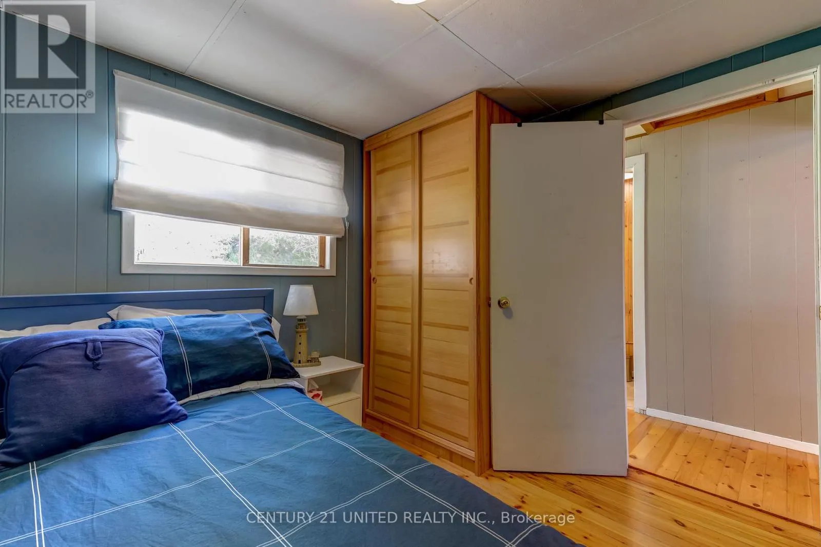 812 ISLAND 8 CATCHACOMA LAKE