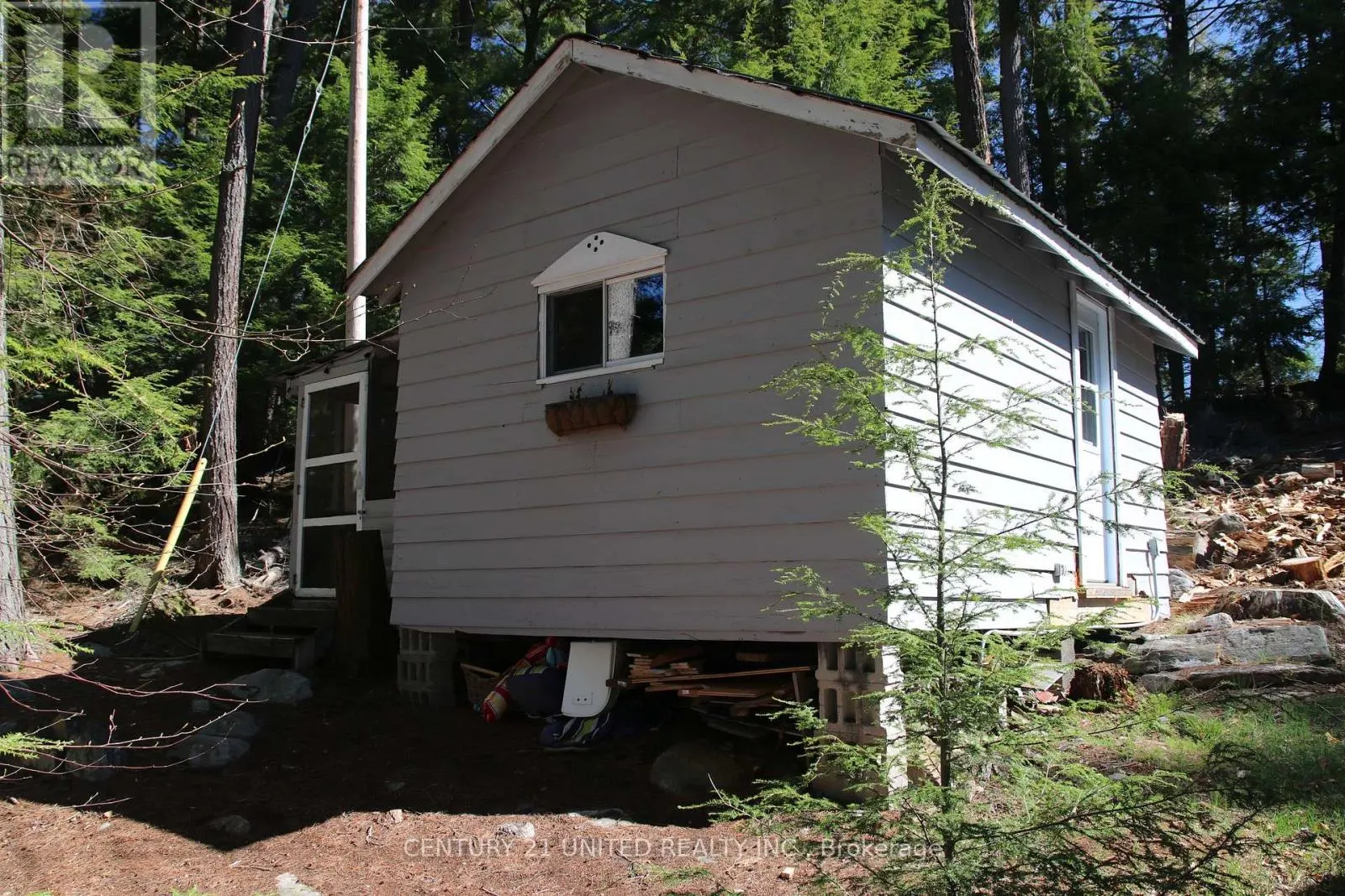 812 ISLAND 8 CATCHACOMA LAKE
