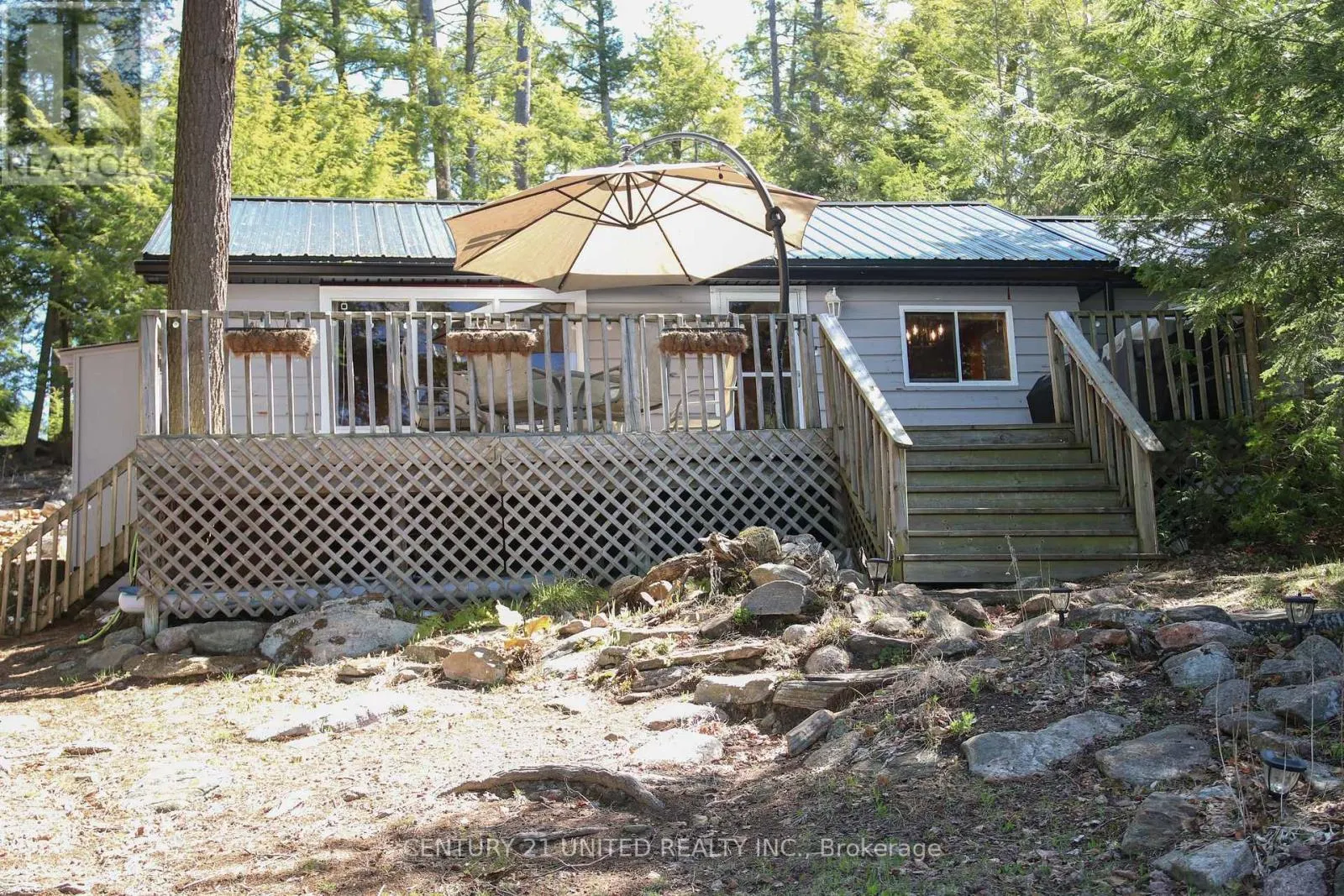 812 ISLAND 8 CATCHACOMA LAKE