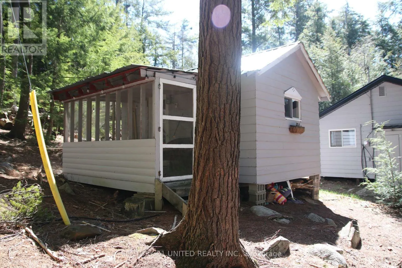 812 ISLAND 8 CATCHACOMA LAKE
