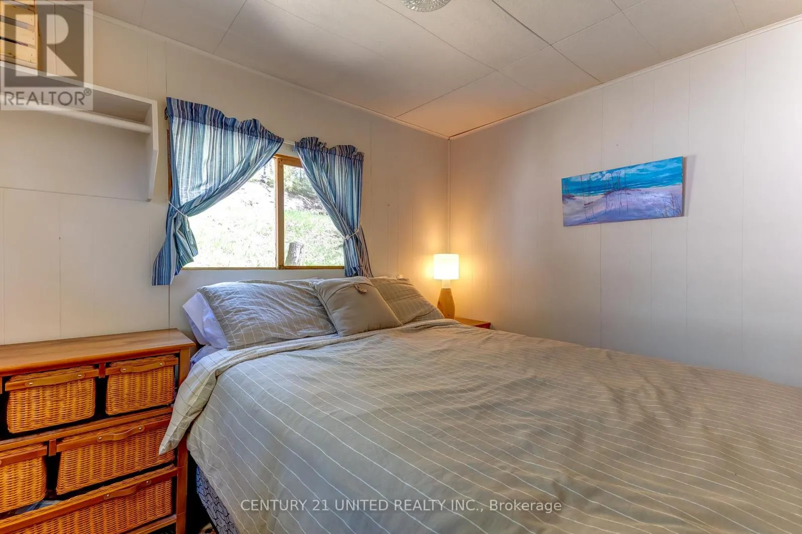 812 ISLAND 8 CATCHACOMA LAKE