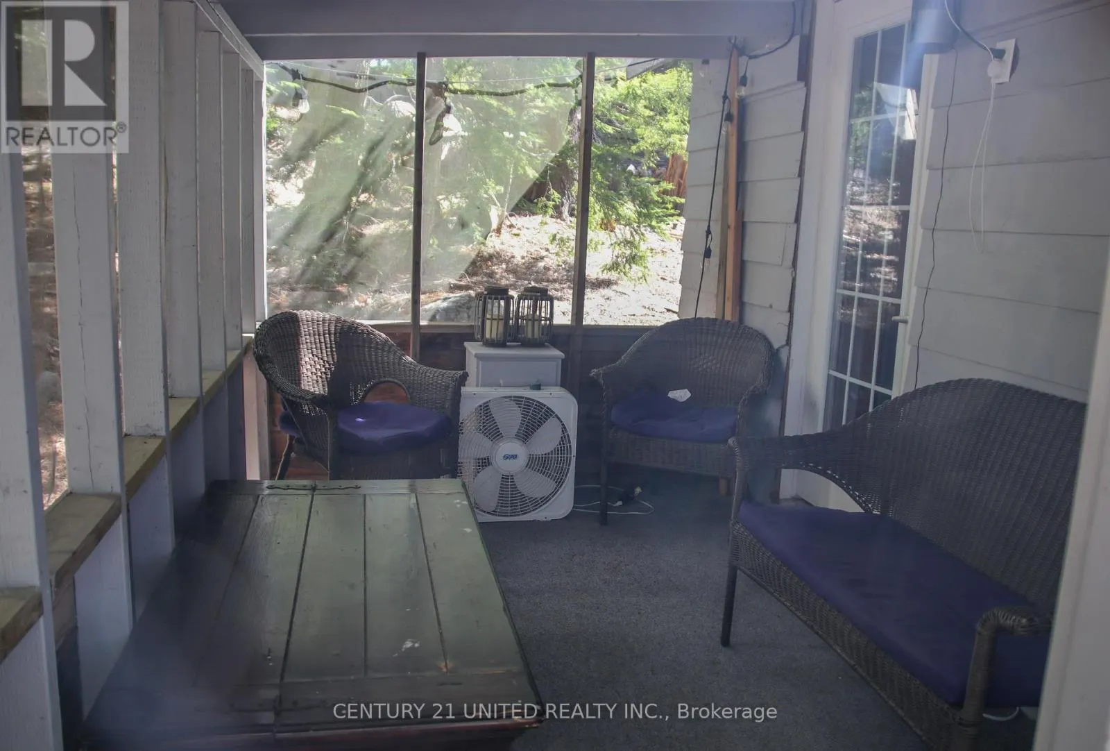 812 ISLAND 8 CATCHACOMA LAKE