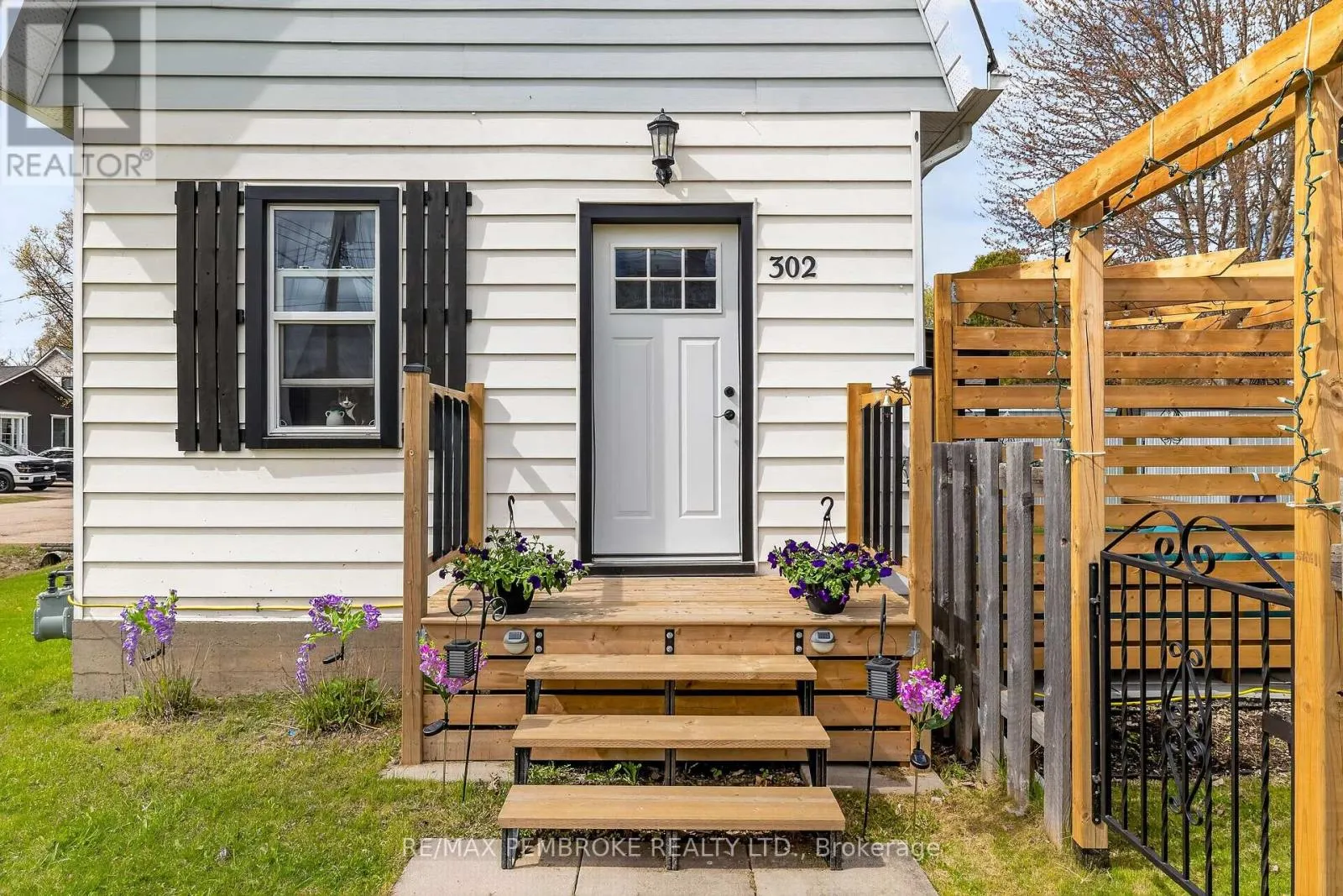 302 WILLARD STREET