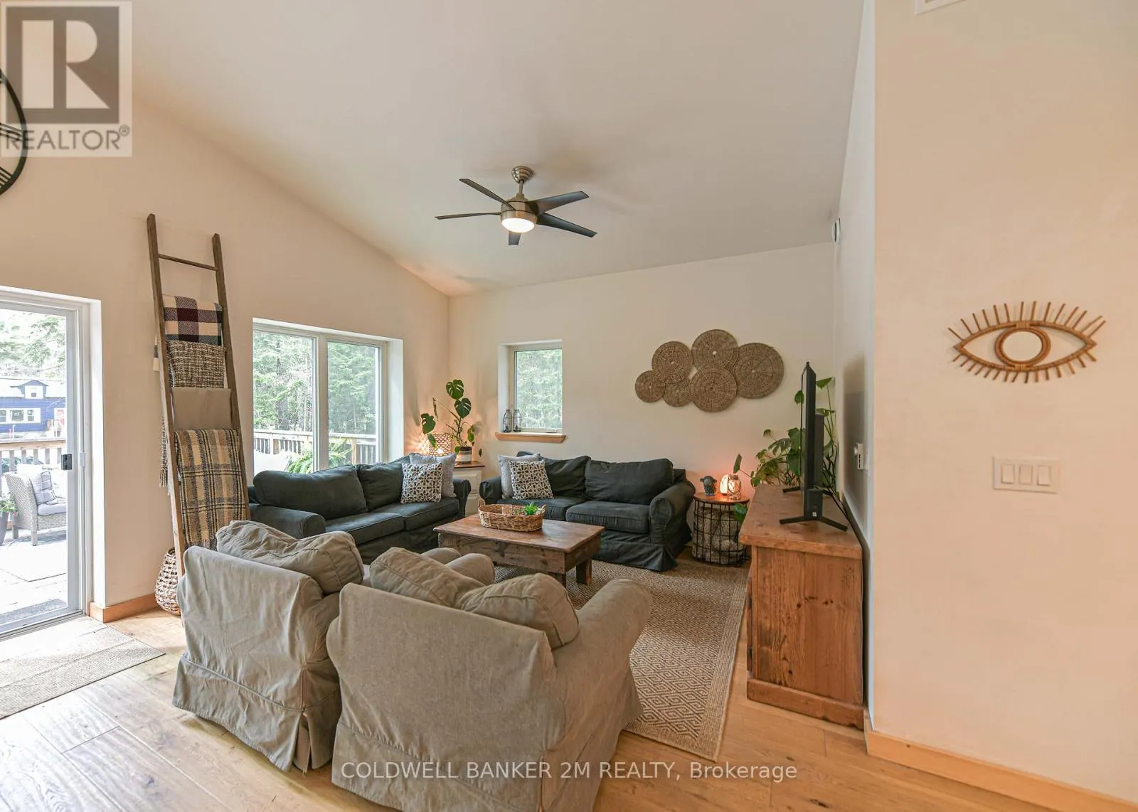 2776 MUSKOKA RD. 117 ROAD S