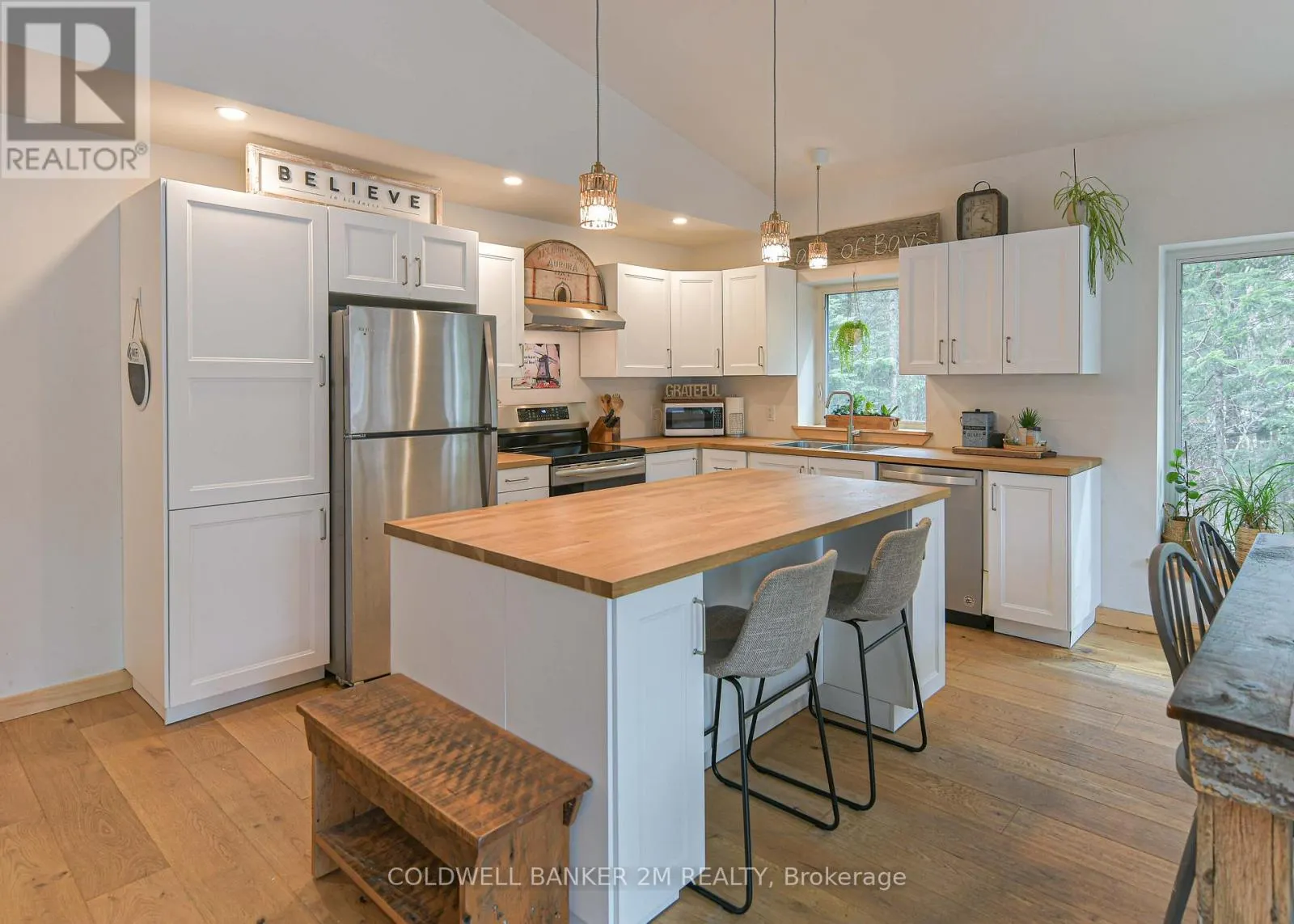 2776 MUSKOKA RD. 117 ROAD S