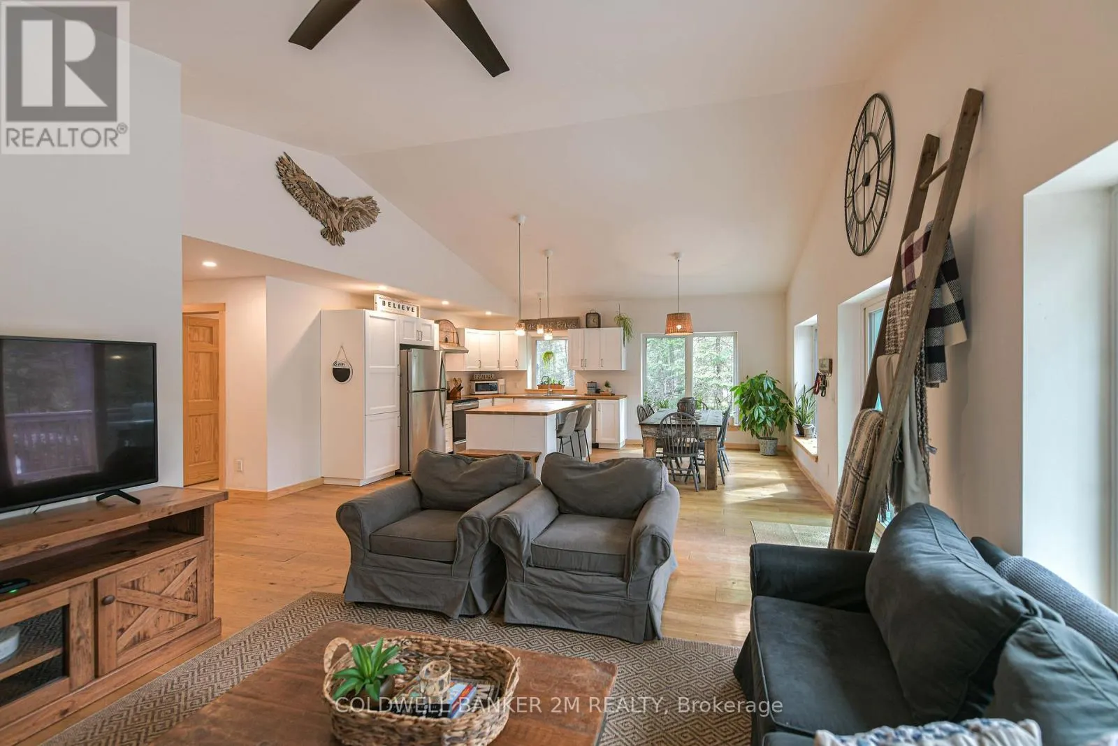 2776 MUSKOKA RD. 117 ROAD S