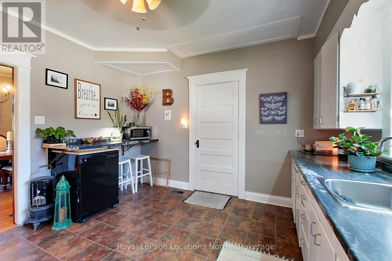 131 SYKES STREET S