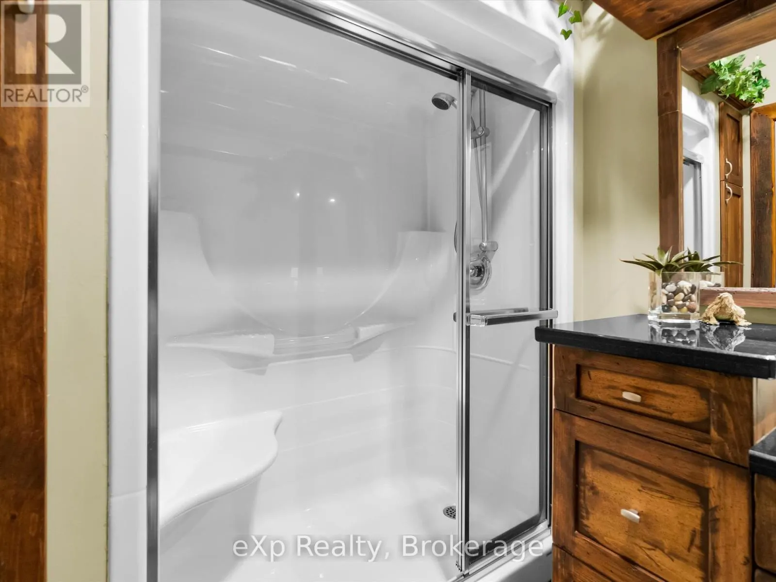 6646 1040LITTLEBEAUSOLEIL ISLAND