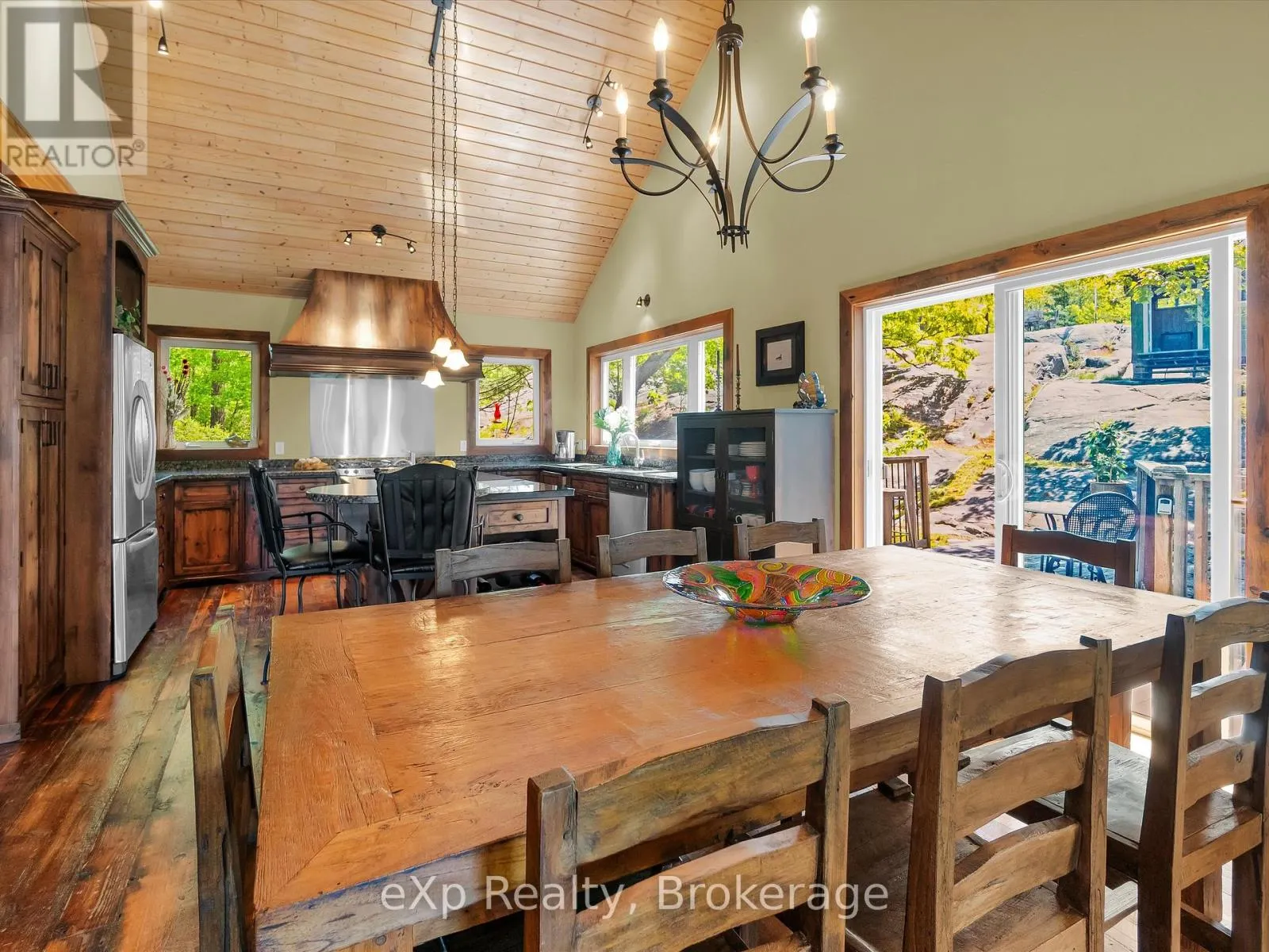 6646 1040LITTLEBEAUSOLEIL ISLAND